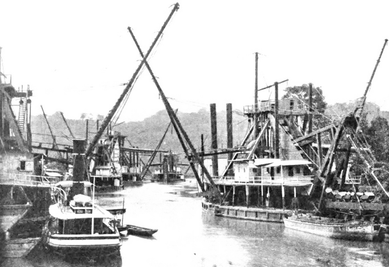 French dredges tied up and abandoned after the collapse of the de Lesseps Compagnie Universelle, Panama