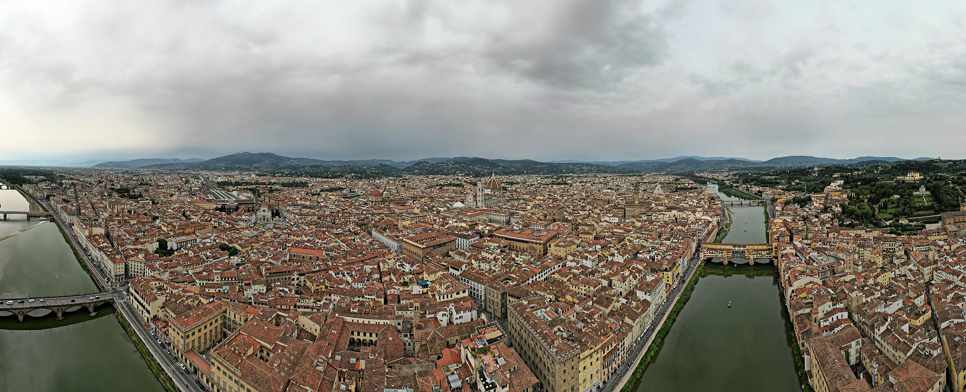 Panorama of Florence and the Arno, the medieval city in which the Frescobaldi bank operated