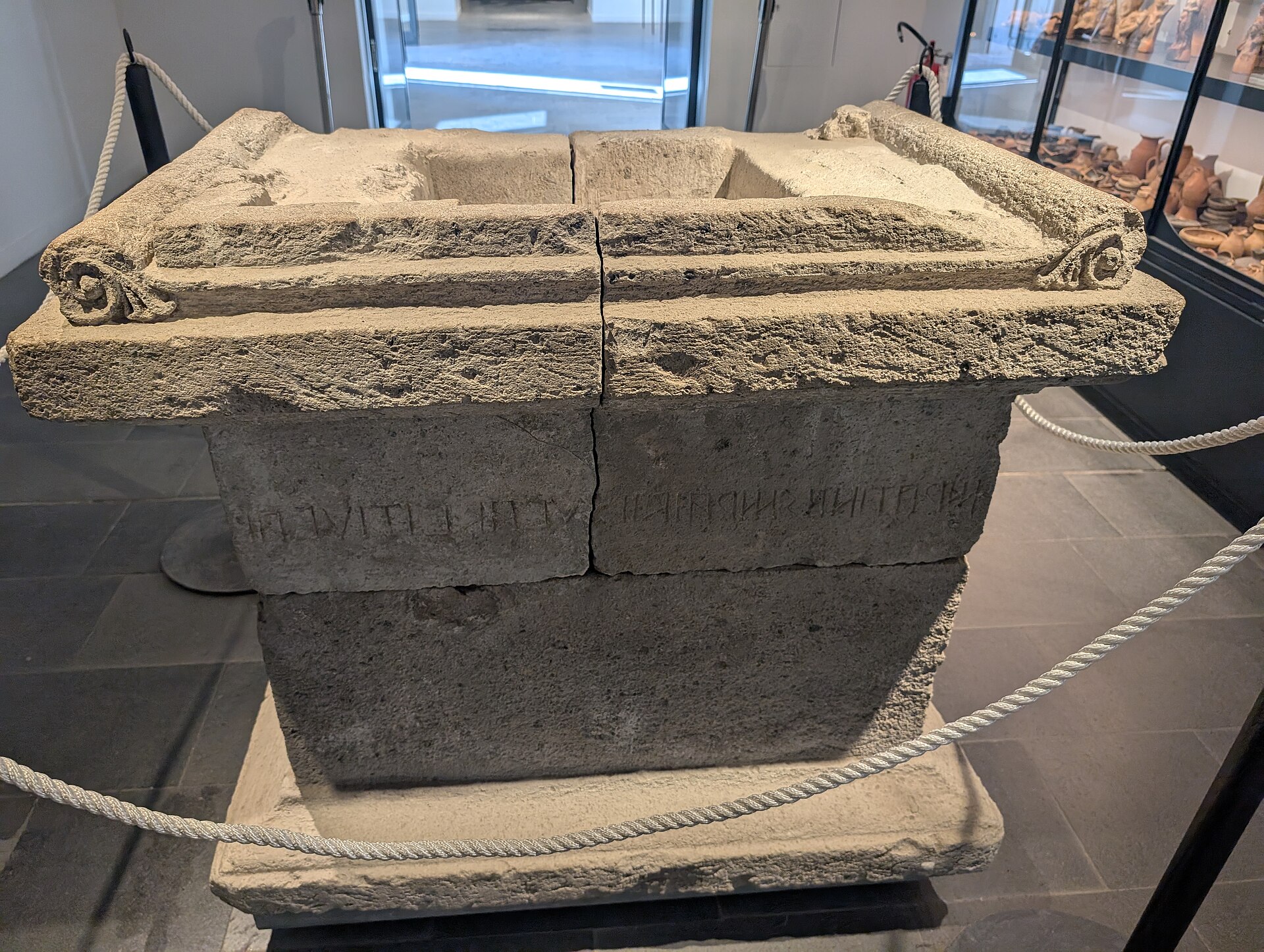 2nd-century BC tufa altar bearing an Oscan inscription by magistrate Maras Atinius, from the sanctuary of Sant'Abbondio near Pompeii