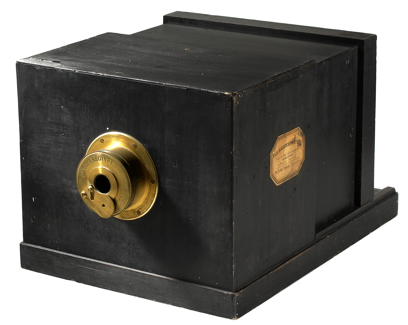 Susse Frères daguerreotype camera, 1839 — one of the first commercially produced cameras