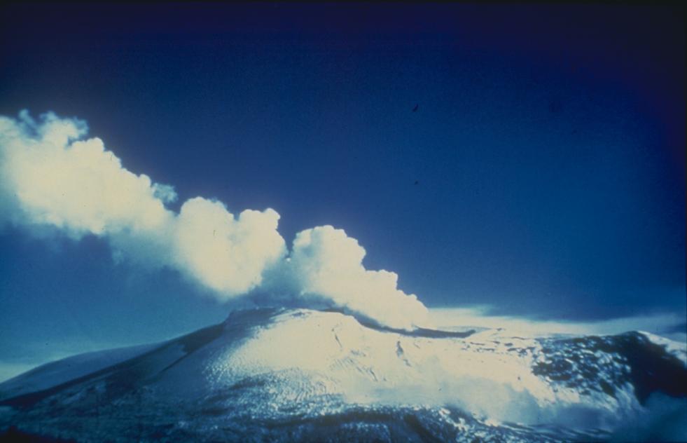 Nevado del Ruiz volcano in 1985, the eruption of which triggered the lahar that buried Armero