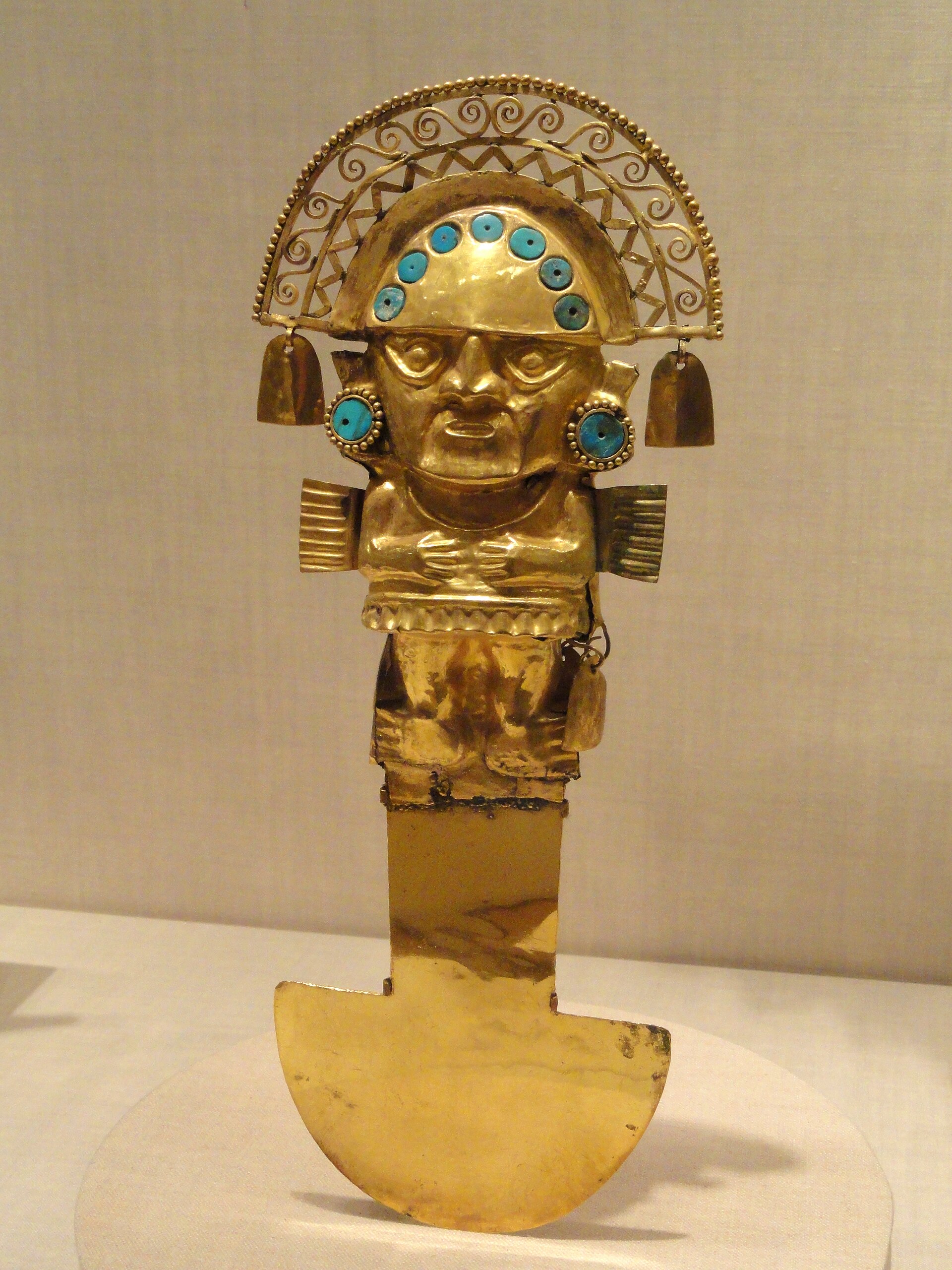 Chimú ceremonial knife (tumi) of gold inlaid with turquoise, c. 1100–1470 CE, Art Institute of Chicago
