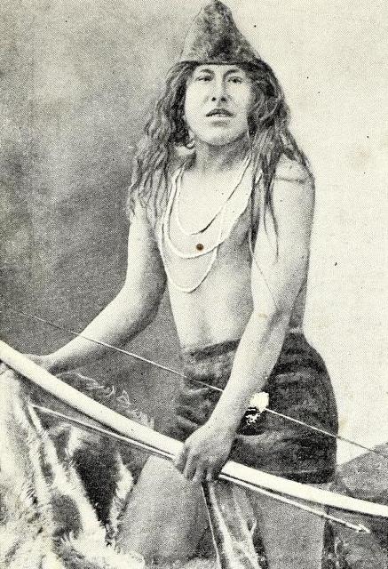 Selk'nam (Ona) man of Tierra del Fuego, 1904 photograph