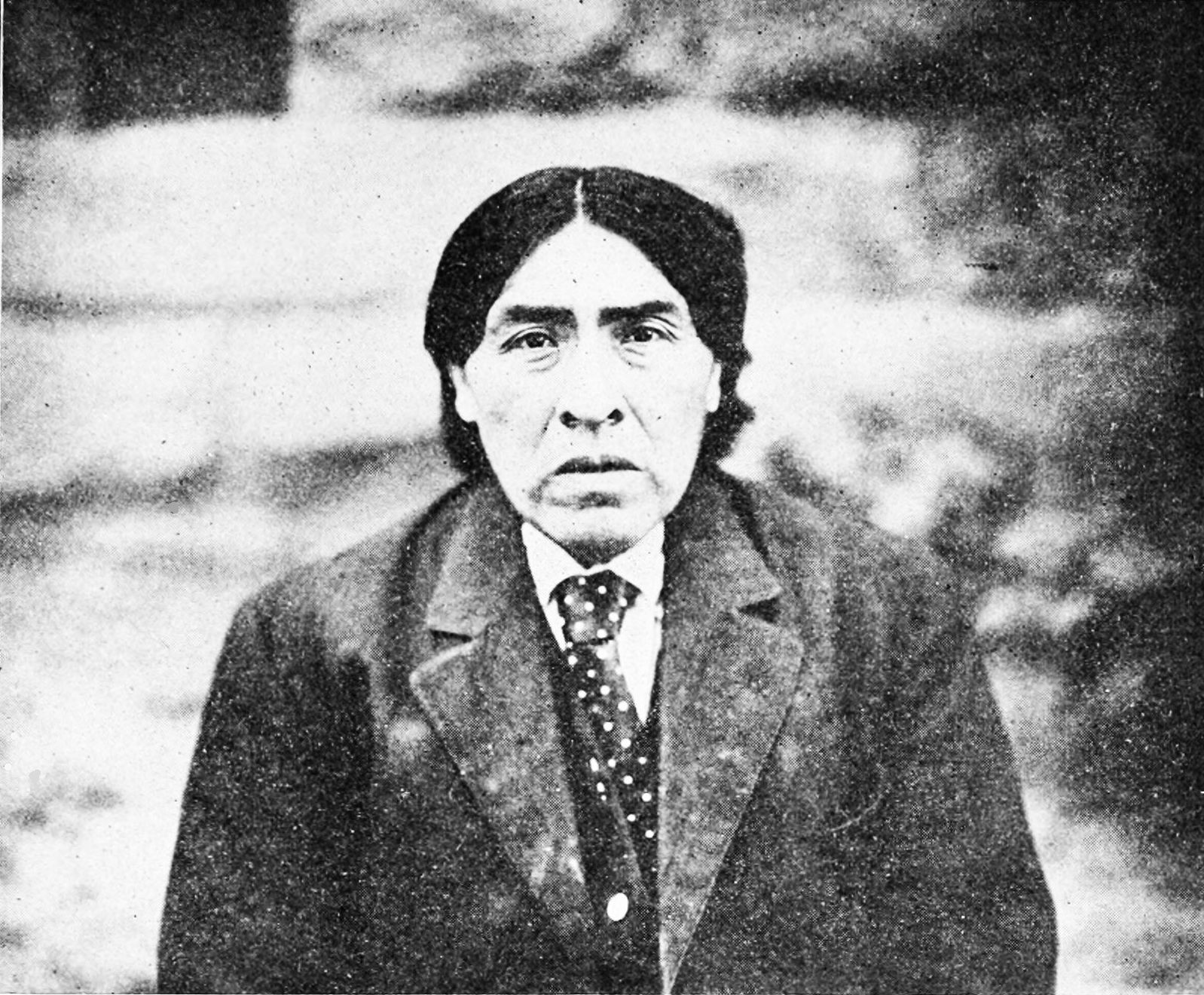 Ishi photographed in 1915, the year before his death
